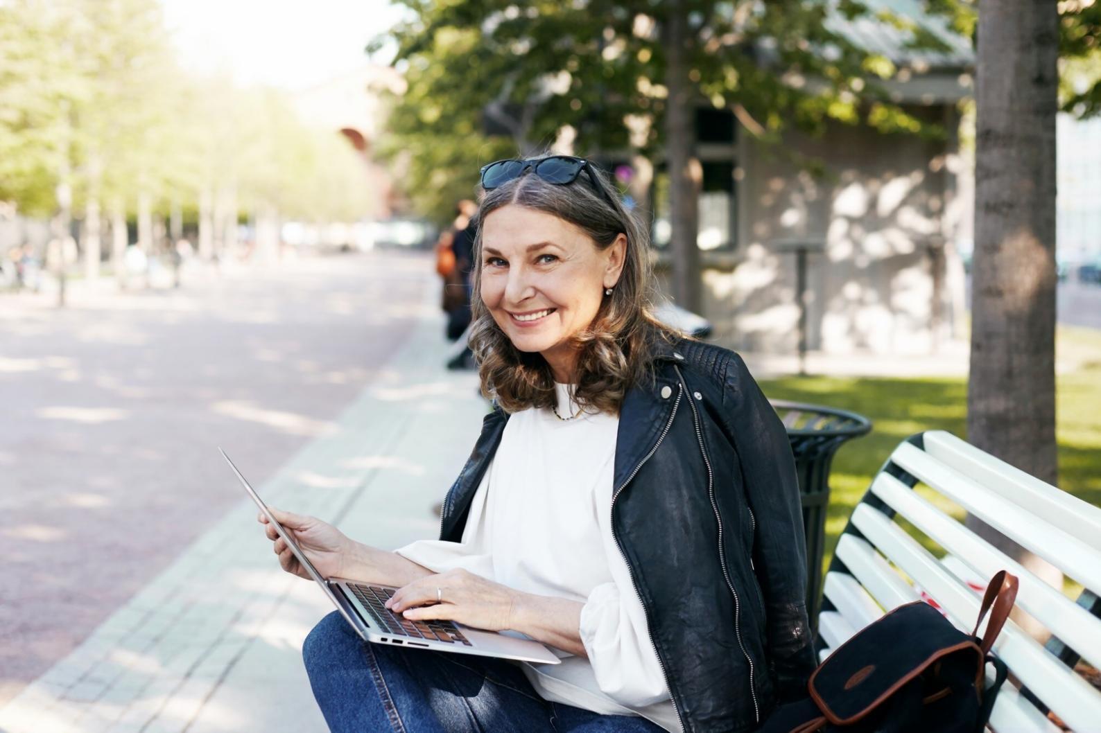 Gráfico simple de presupuesto mensual en papel